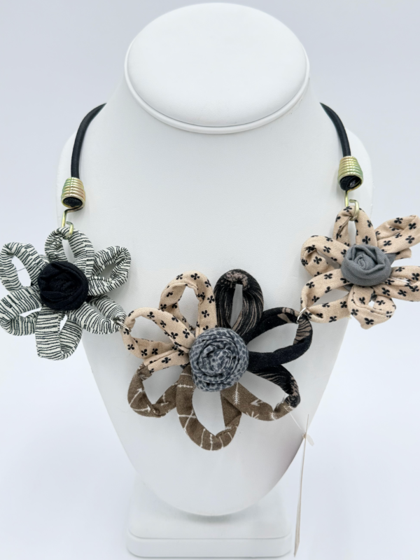 Daisy Sisters Necklace